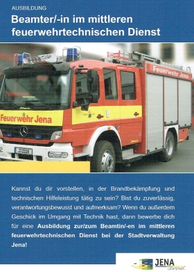 Flyer zur Berufausbildung mit einem Feuerwehrauto auf der Vorderseite